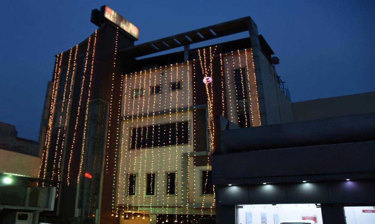 Treebo Red Petal Jalandhar Hotel Exterior foto