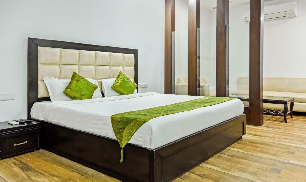 Treebo Red Petal Jalandhar Hotel Exterior foto
